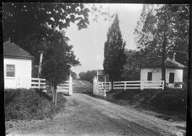 The private entrance, Mt. Vernon